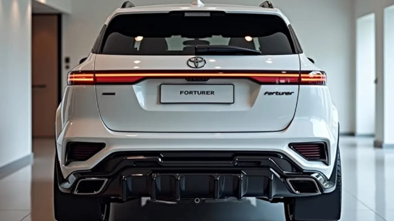 Toyota Fortuner 2025 Launched – 2.8L Diesel, 204HP Power & 4×4 Automatic SUV at Just ₹10,500 EMI!